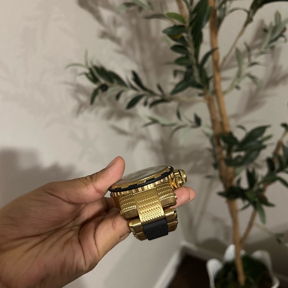 Invicta Gold and Black Watch with Chronograph - Picture 3 of 11